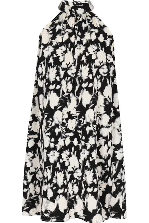 Faina Robe