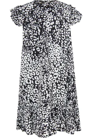 Faina Robe