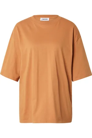 EDITED the label T-shirt 