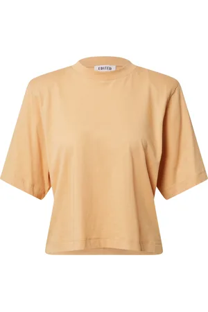 EDITED the label T-shirt 