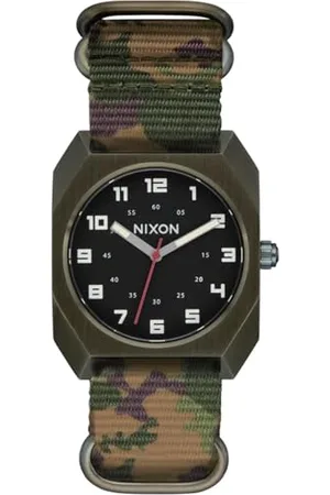Nixon Hommes Analogique Montre avec Bracelet en Acier Inoxydable A1409-5118-00