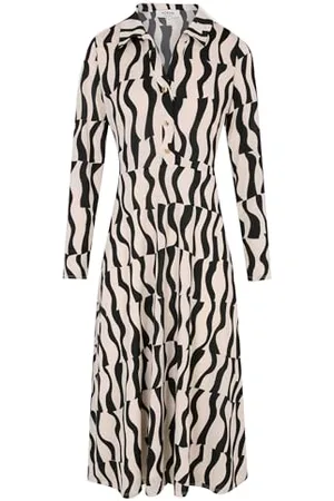Morgan Robe