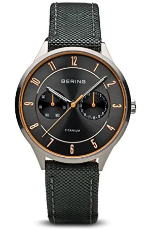 Bering Hommes Analogique Quartz Titanium Collection Montre avec Bracelet en Nylon & Verre Saphir 11539-879