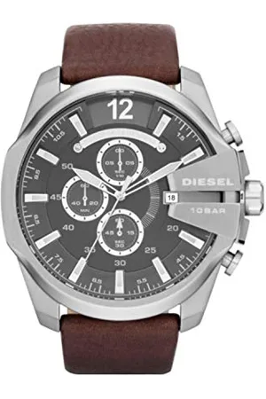 Diesel Montre pour Homme Mega Chief, mouvement chronographe, 59mm Argent / Acier Boîtier en acier inoxydable avec un bracelet en cuir, DZ4290