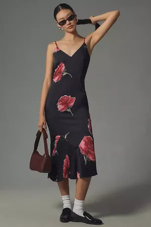 Adelyn Rae Robe Midi Plissée Sans Manches Col en V