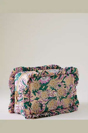 ELIZABETH SCARLETT Trousse de Maquillage à Volants en chez Anthropologie