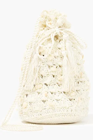 Balaboosté Sac seau tressé avec pompons et coquillages - ivoire