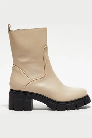 Galeries Lafayette Boots en Cuir détails rempliés beiges - Talon 7 cm