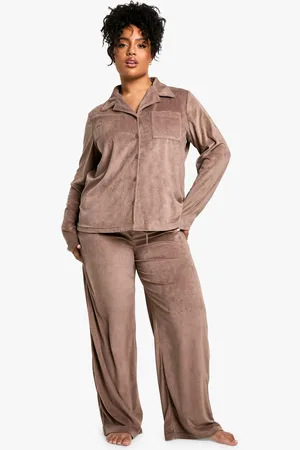 Boohoo Grande Taille,Ensemble De Pyjama Boutonné En Velours