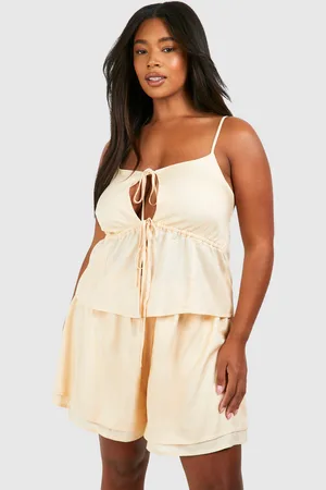 Boohoo Grande Taille,Ensemble Avec Débardeur Fendu Et Short