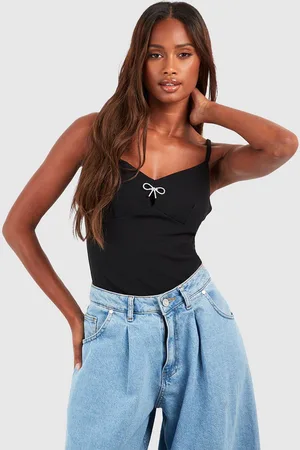 Boohoo Caraco En Tissu Crêpe Avec Nœud À Strass