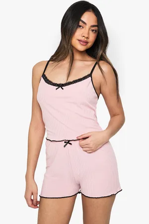 Boohoo Ensemble De Pyjama À Détails En Dentelle Avec Débardeur Et Short
