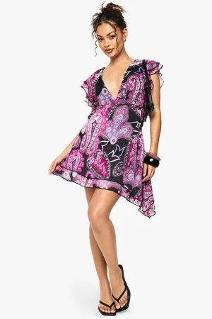 Boohoo Robe Courte À Volants Et Détails En Dentelle