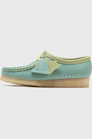 Clarks Wallabee. women Casual Shoes