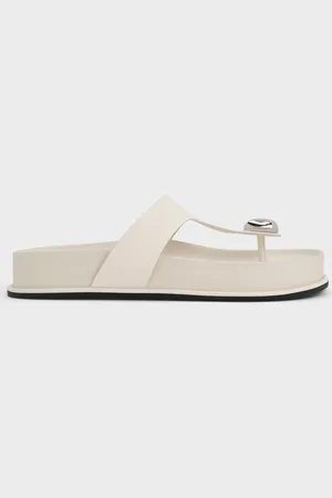 CHARLES & KEITH Sandales tongs à plateforme et bride arrière et détail sculpté