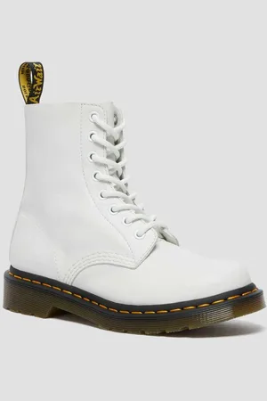 Blanche en Chaussures pour Femme chez Dr. Martens FASHIOLA.fr