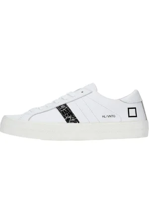 D.A.T.E. A TA MAISON. Des baskettes blanches