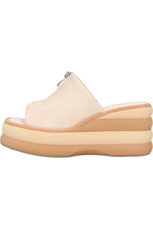 Emanuélle vee Chaussures a talons beiges