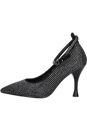 Emanuélle vee Chaussures a talons noires