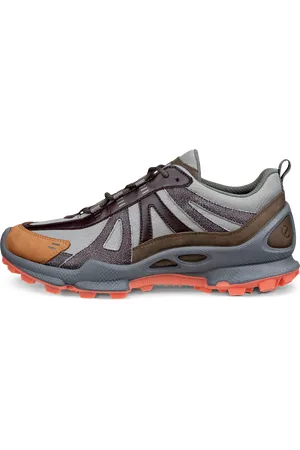 Ecco Baskets de plein air en cuir pour homme