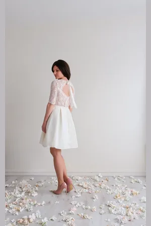 FaithCauvain Robe De Mariée Courte Jupe À Plis, Dentelle, Dos Nu. Pour Mariage Civil. Sur-Mesure Pas Cher