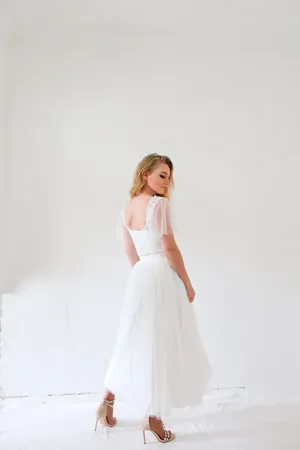 FaithCauvain Camille T36 // Robe De Mariée Tutu, Jupe Mi-Longue En Tulle, Haut Dentelle Seconde Peau Dos Nu Et Manches Tulle. Unique