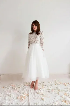 FaithCauvain Robe De Mariée Moderne Tutu Longueur Cheville Et Dentelle. Haut Seconde Peau En Dentelle, Manches 3/4, Petit Dos Nu. Mariage Civil