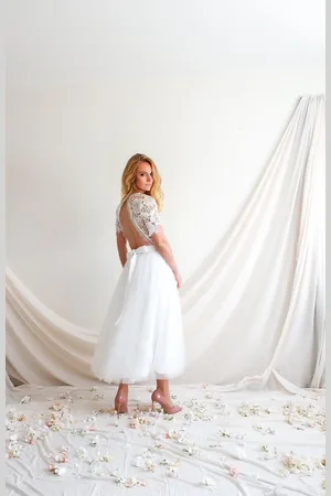 FaithCauvain Robe De Mariée Tutu Longueur Cheville, Dos Nu Dentelle. Mariage Moderne Romantique Éco-Responsable-Création Sur-Mesure, Personnalisable