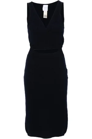 Patou Robe mi-longue à découpe avant