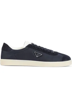 Prada Baskets en daim