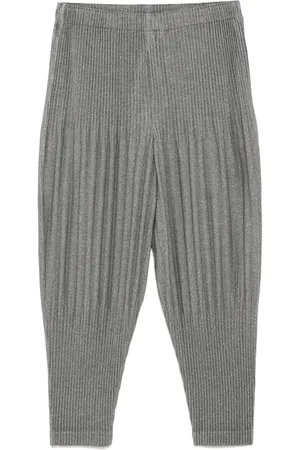 Issey Miyake Pantalon plissé à coupe courte