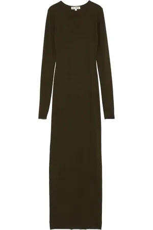 ÉTERNE Robe longue à encolure ras du coup