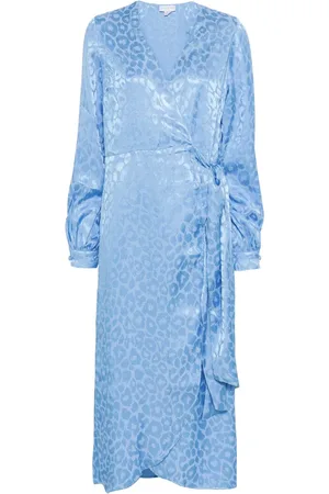 Never Fully Dressed Robe Vienna