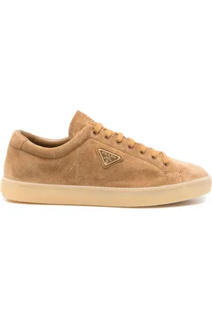 Prada Baskets à plaque logo