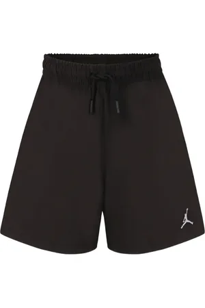 Jordan Short à logo