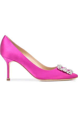 Manolo Blahnik Escarpins en soie à ornements en cristal