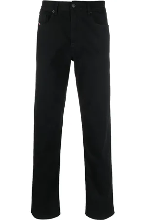 Diesel Jean cigarette D-Finitive (2023)