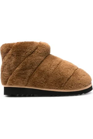 Stand Studio Bottines Darby