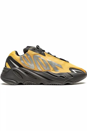 adidas Baskets YEEZY 700 MNVN Honey Flux