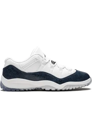 Jordan Baskets 11 Retro Low LE
