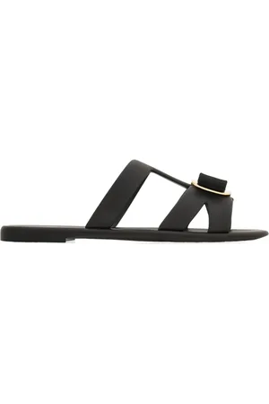 Salvatore Ferragamo Sandales New Vara à semelle plate