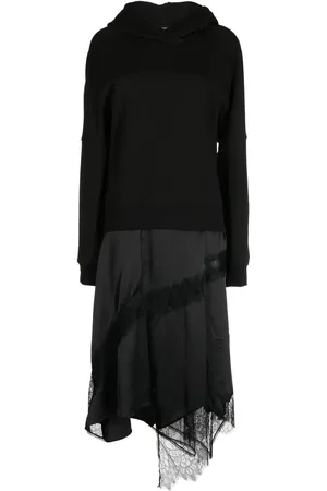 GOEN.J Robe mi-longue bordée de dentelle à capuche