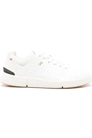 On Running On The Roger Centre Court WMNS "White Black"