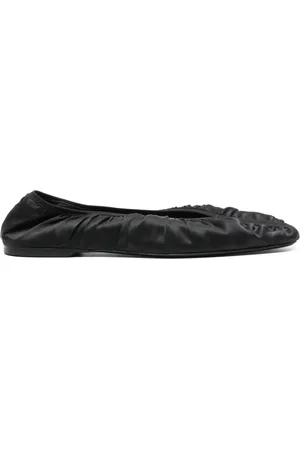Totême Ballerines en satin à volants