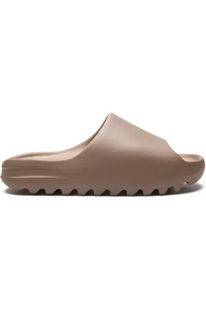 adidas Baskets YEEZY Claquette Core 2021