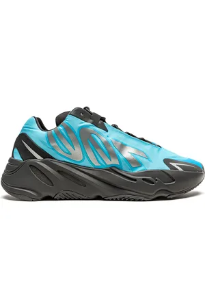 adidas Baskets YEEZY 700 MNVN 