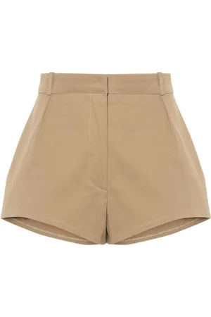 Ioana Ciolacu Short Angus