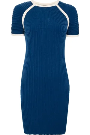 CHANEL Robe courte à bords contrastants (années 2000)