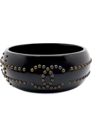 CHANEL Bracelet jonc à logo CC clouté (années 2007)