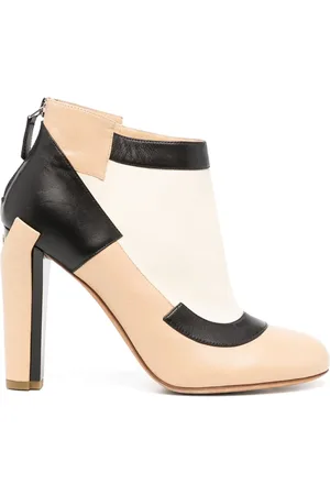 CHANEL Bottines en cuir à design colour block